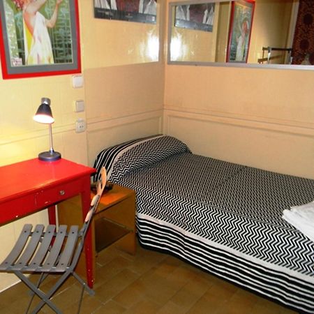 Hostal La Fontana Madrid Buitenkant foto