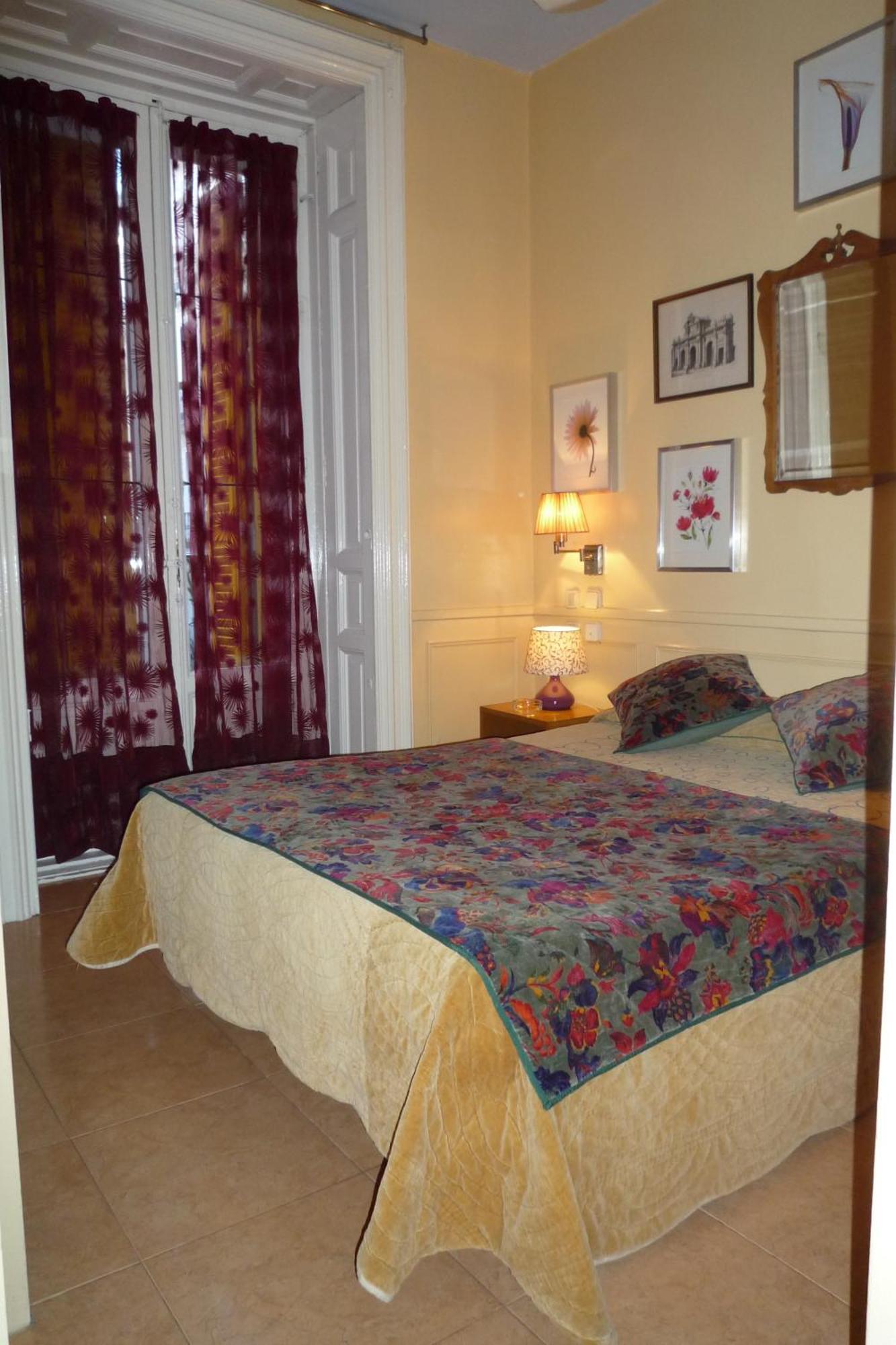 Hostal La Fontana Madrid Buitenkant foto