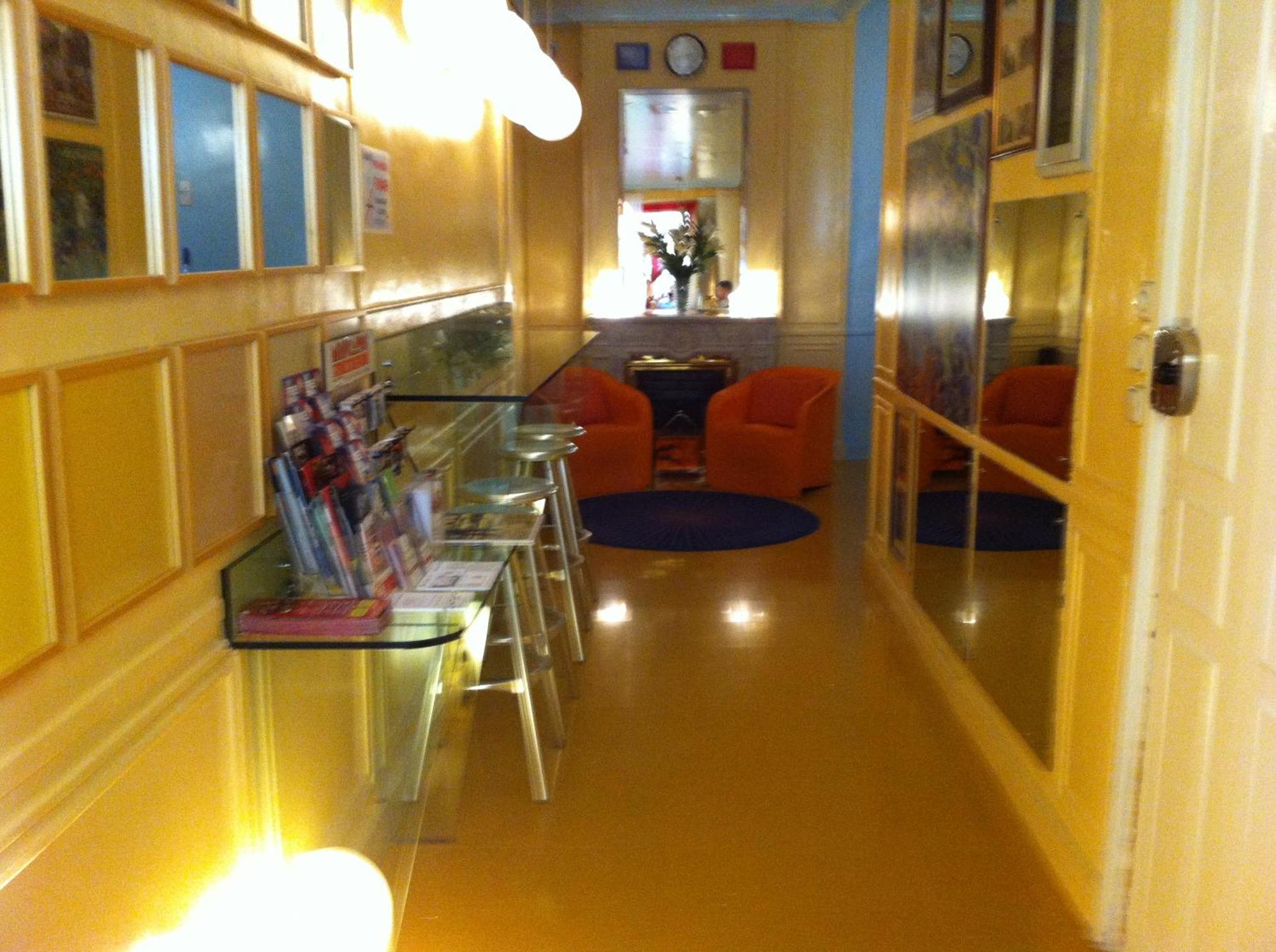 Hostal La Fontana Madrid Buitenkant foto