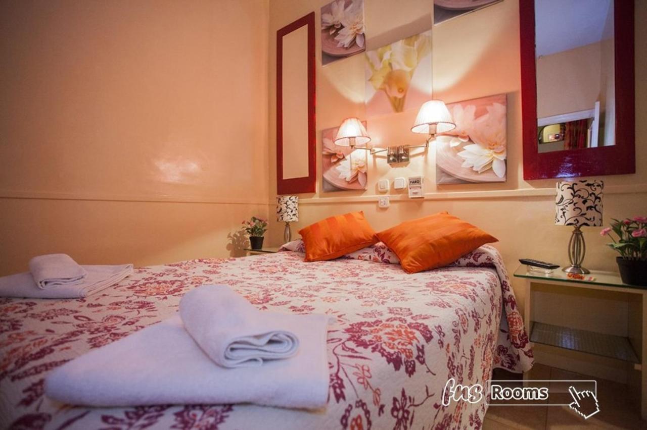 Hostal La Fontana Madrid Buitenkant foto
