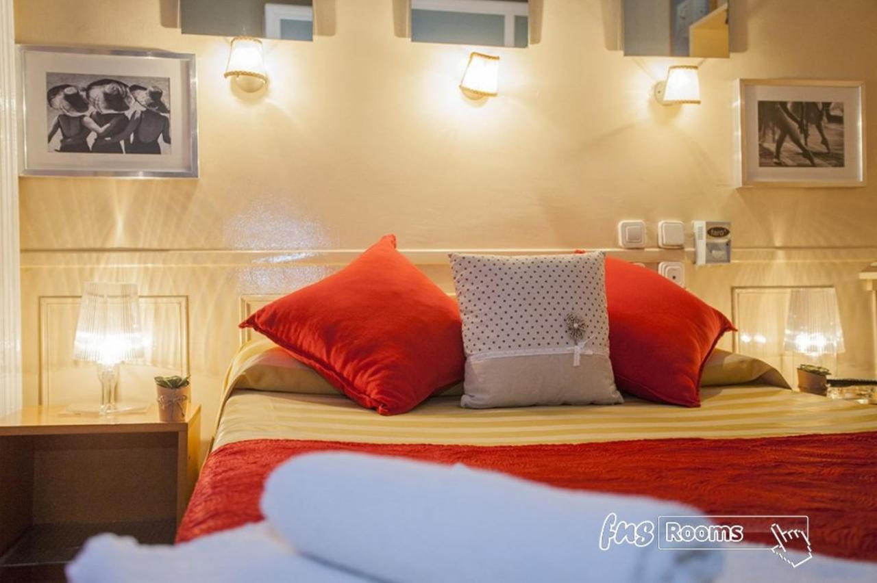 Hostal La Fontana Madrid Buitenkant foto