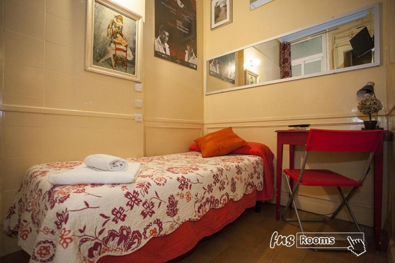 Hostal La Fontana Madrid Buitenkant foto