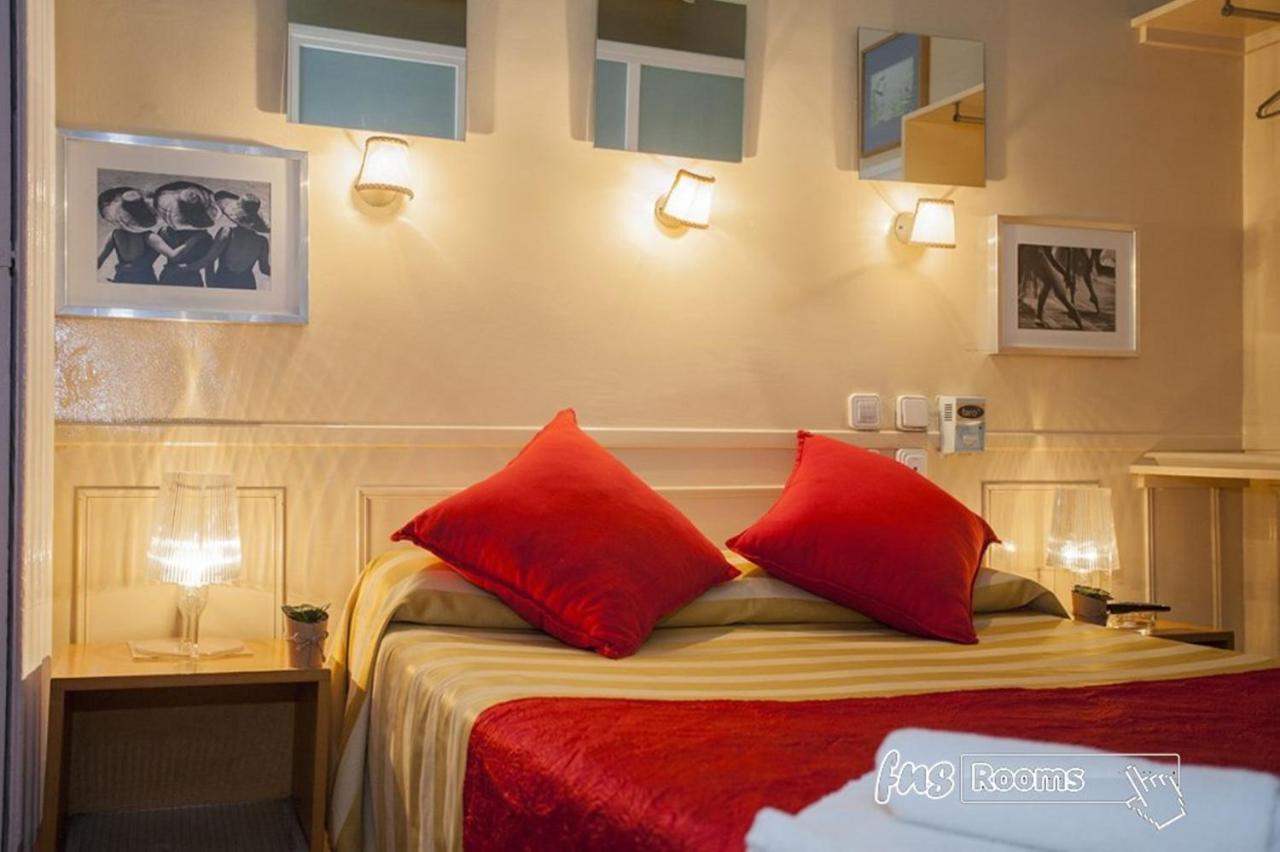 Hostal La Fontana Madrid Buitenkant foto