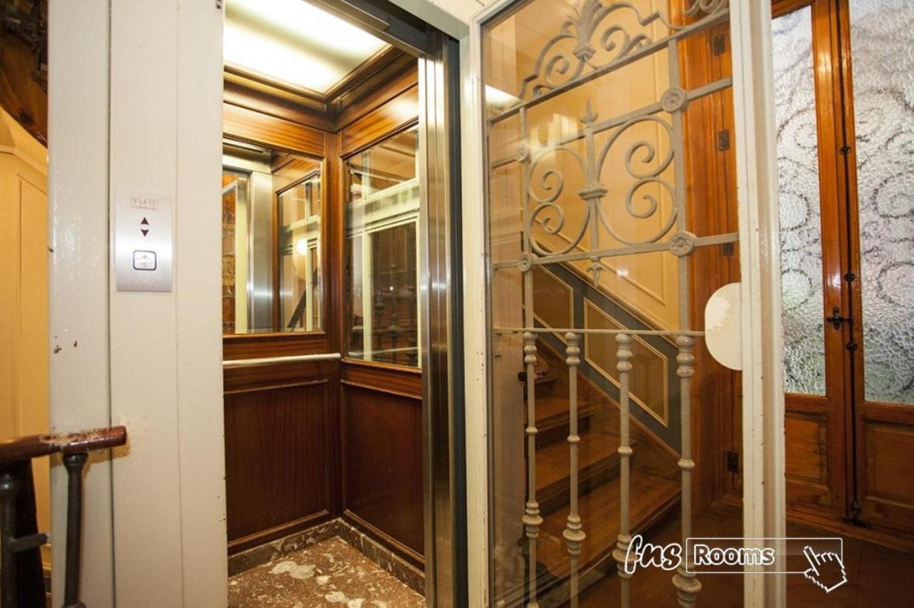 Hostal La Fontana Madrid Buitenkant foto