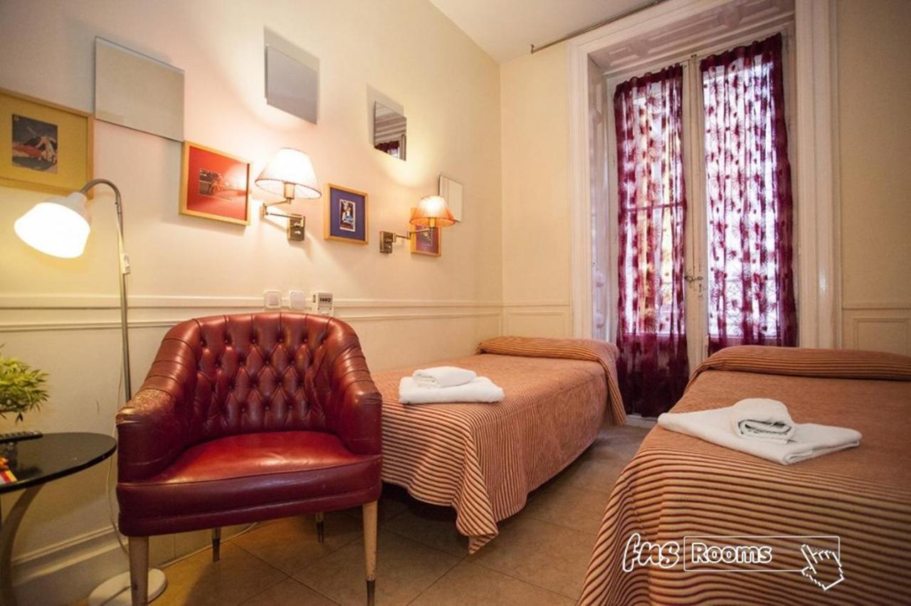 Hostal La Fontana Madrid Buitenkant foto