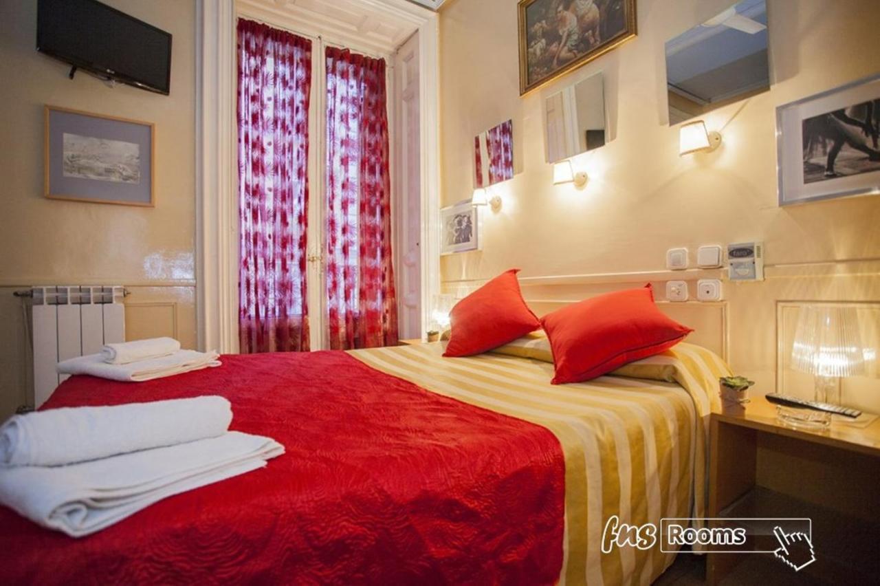 Hostal La Fontana Madrid Buitenkant foto